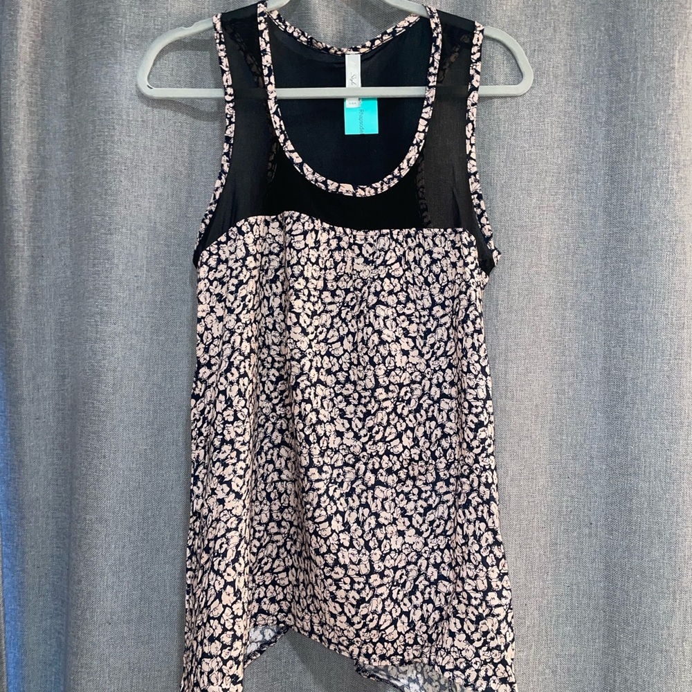 NWT Sheer Top w/Flowered Bottom. Large